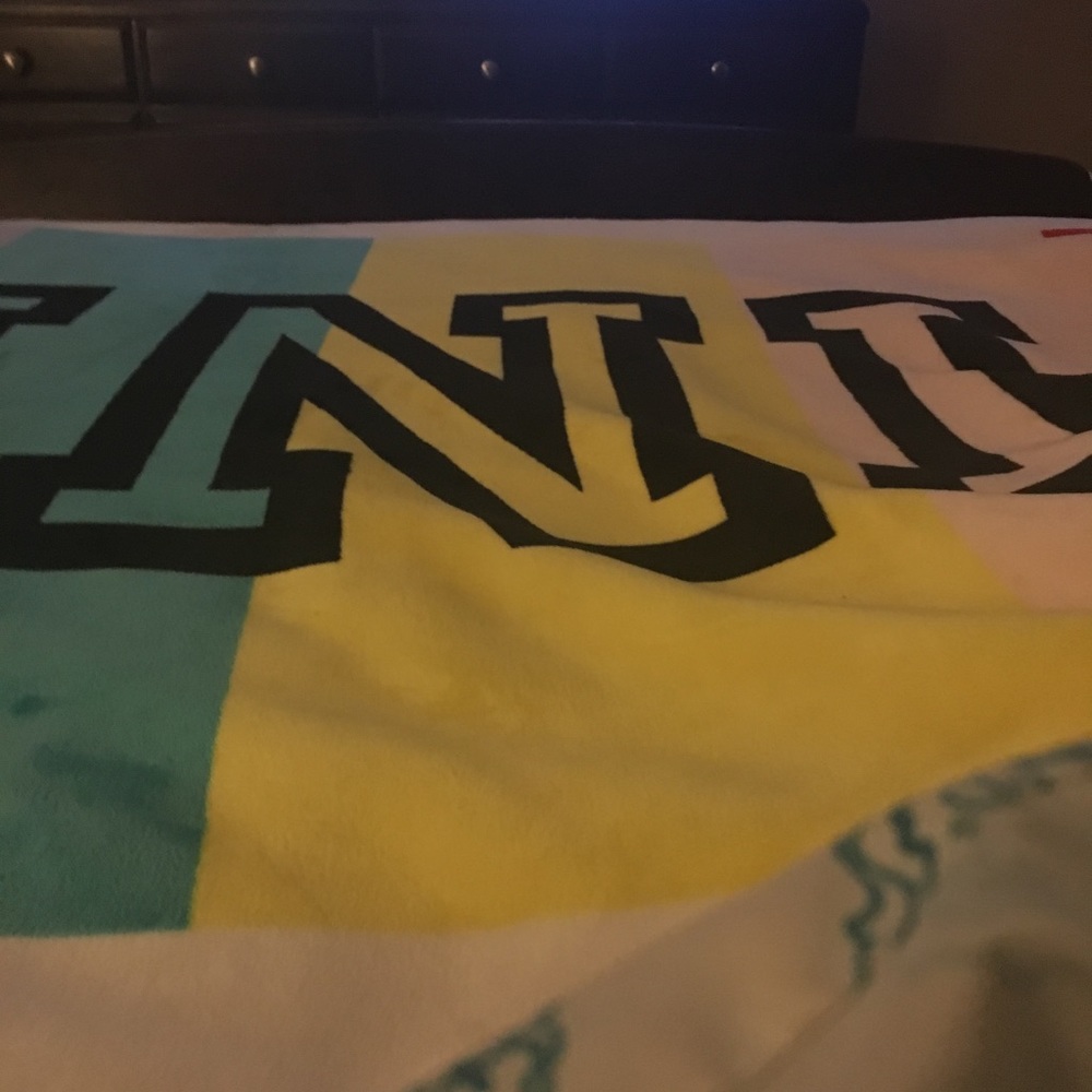 PINK Sherpa throw rainbow